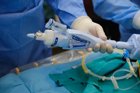 MitraClip uygulama sisteminin yakın planı