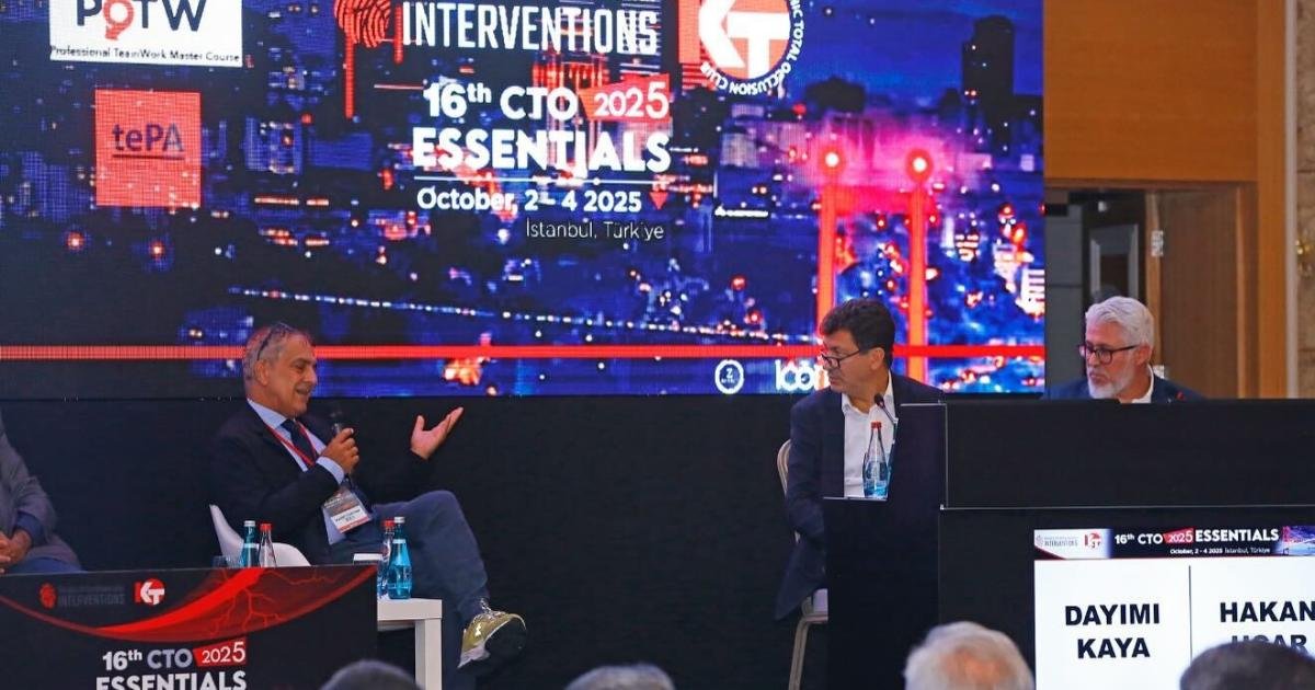 Prof. Dr. Hakan Uçar CTO Essentials 2025 sahnesinde konuşurken