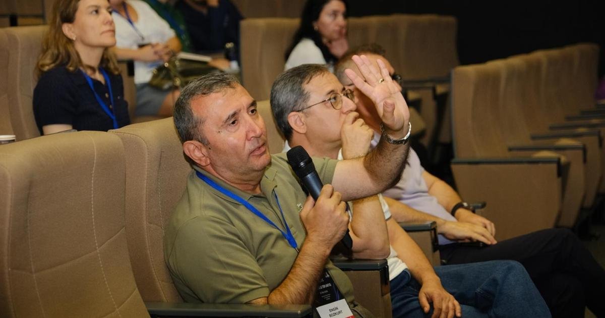 Salondan soru ve tartışma